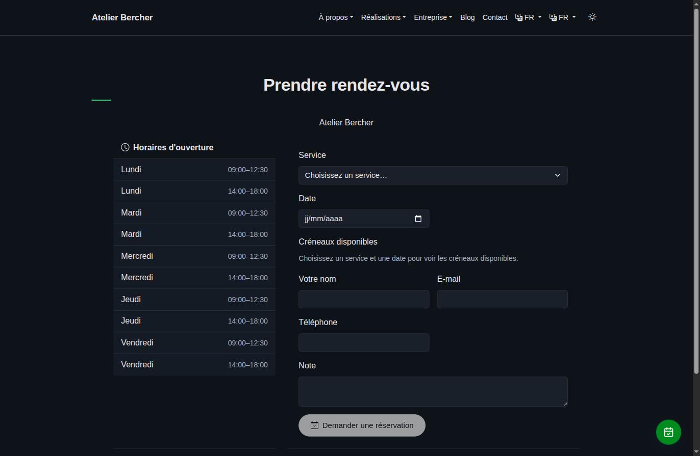 La pagina pubblica di prenotazione: gli orari di apertura a sinistra e un modulo — servizio, data, fasce disponibili, nome, e-mail, telefono, nota.